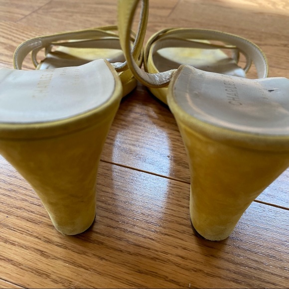 Charles Jourdan yellow suede sandals. - Picture 6 of 6